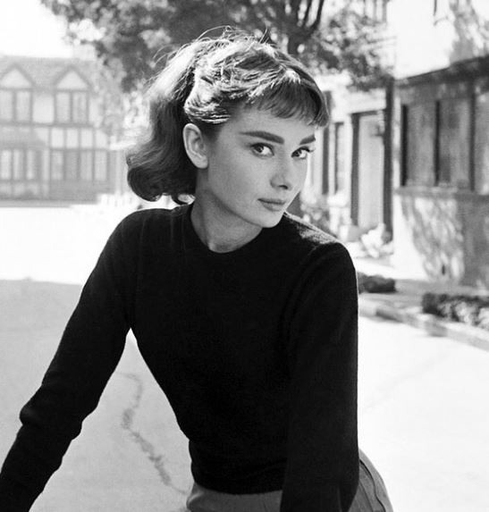 Nagyanyja nyomdokaiba lépett, a művészetben teljesedik ki Audrey Hepburn tehetséges unokája