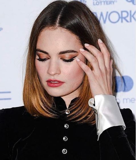 Kitálaltak Lily James barátnői: Így érzi magát a színésznő a megcsalásos botrány óta