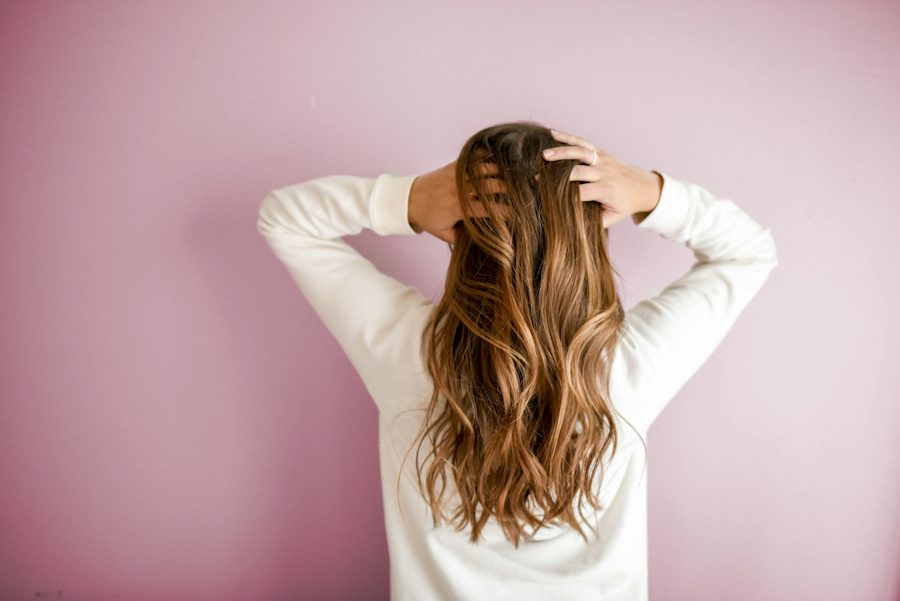 5 egyszerű hajápolási tipp, amit mindenkinek ismernie kell